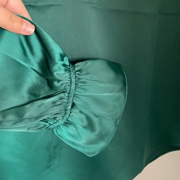 Emerald Green Women's Top - Picture 2 of 3